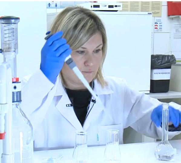 Dr. Anna Ciecierska